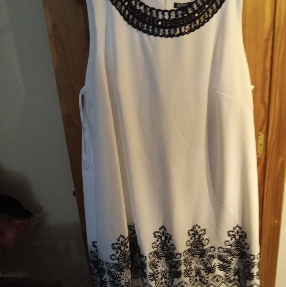 Black and white sleeveless dress